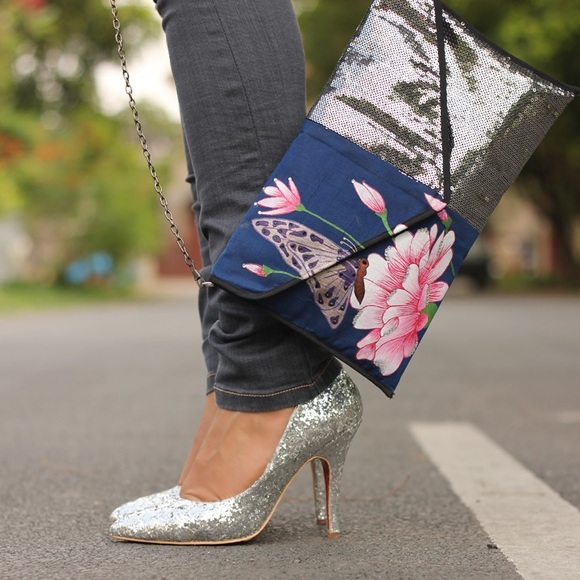 Handbags - Lotus Clutch